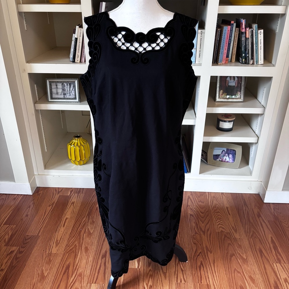 RSVP by Talbots Black Scalloped Cutout Dress Sz 16 Velvet Sleeveless Cocktail - Picture 2 of 13